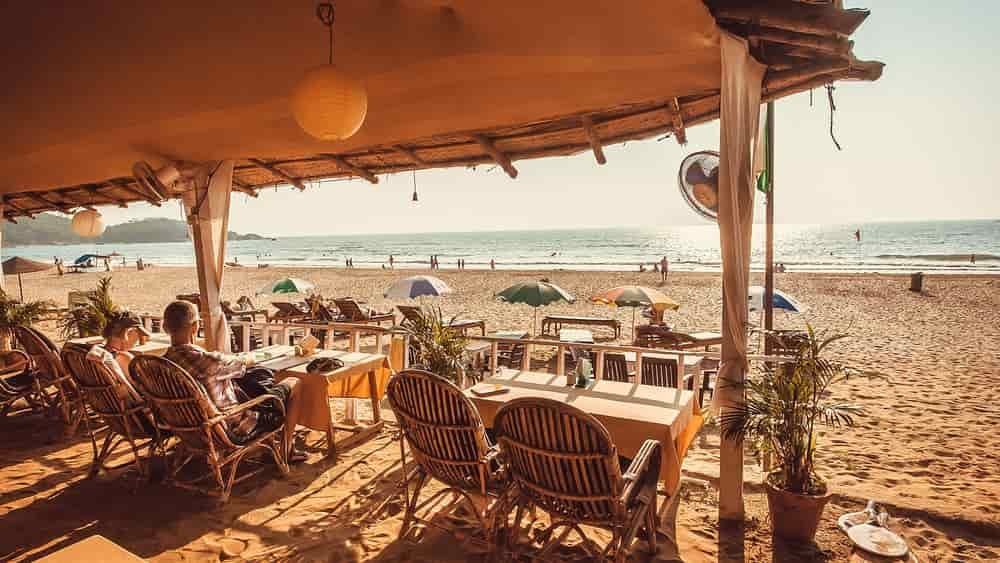 Beachside Dining & Sunset Cafés