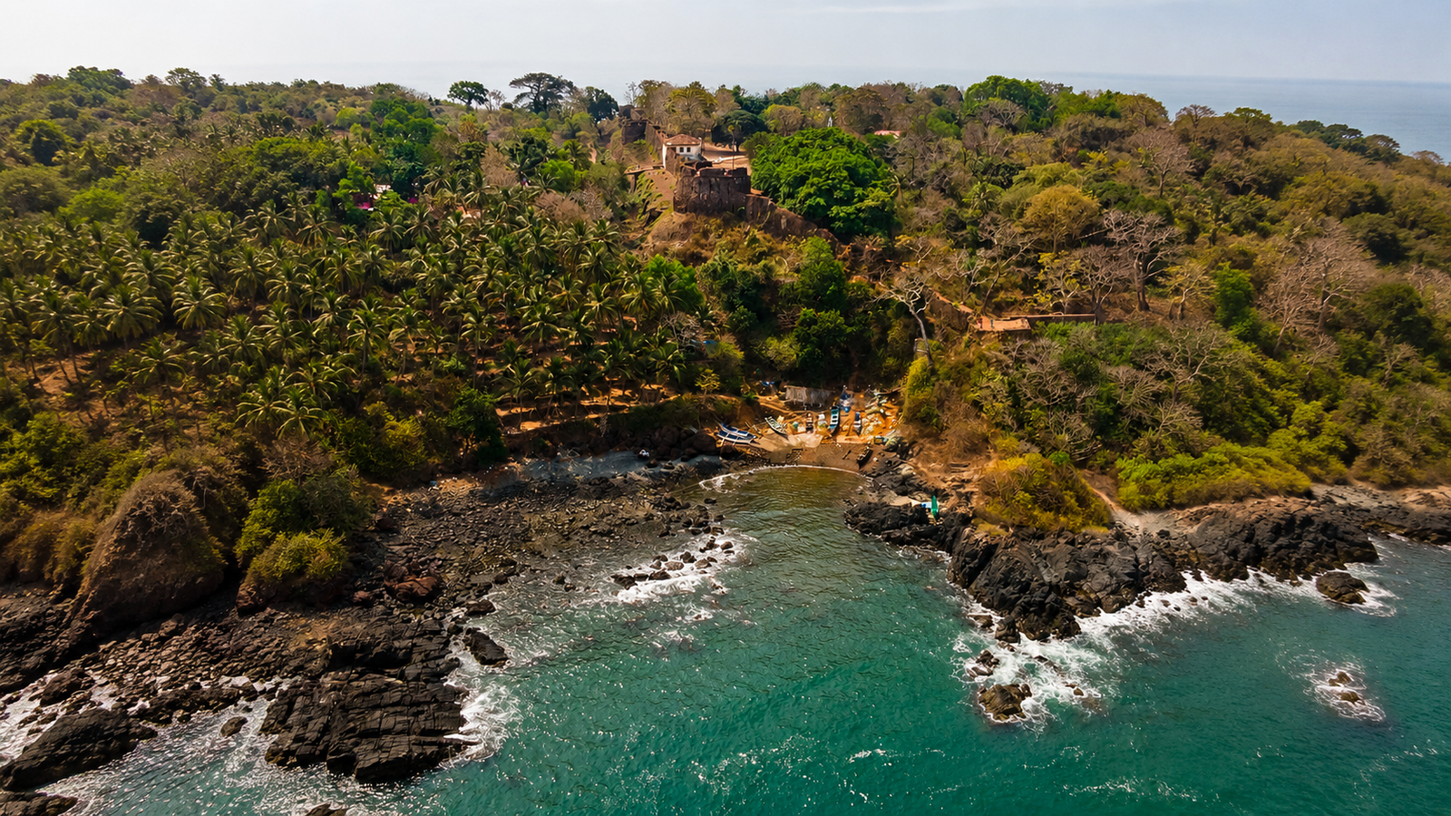 Explore Cabo de Rama Fort